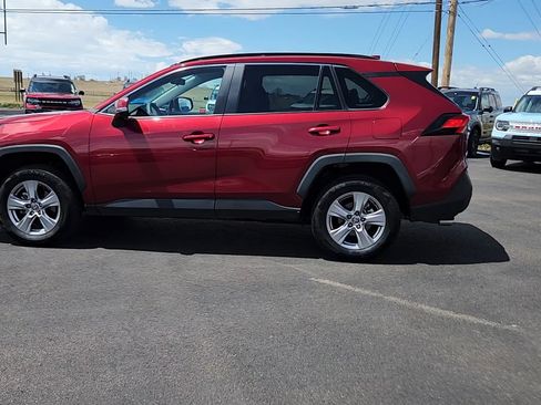 Used 2025 Toyota RAV4 XLE AWD/4WD image 2