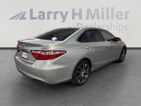 Used 2015 Toyota Camry XSE w/ Moonroof Package FWD image 5