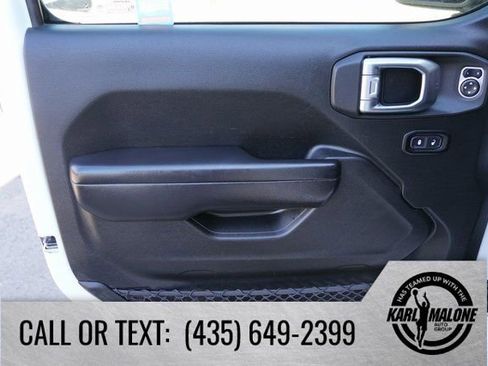 Used 2020 Jeep Wrangler Unlimited Willys image 12