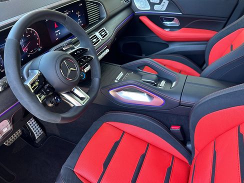 Used 2025 Mercedes-Benz GLE 53 AMG 4MATIC image 4