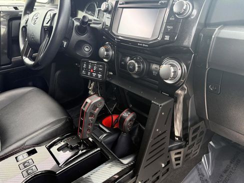 Used 2018 Toyota 4Runner TRD Off-Road Premium w/ TRD Performance Package image 32