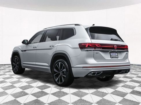 Used 2025 Volkswagen Atlas SEL Premium R-Line image 37