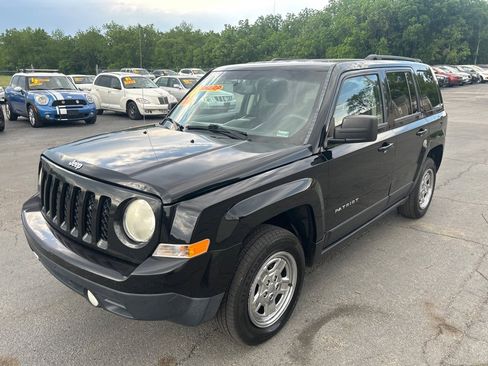 Used 2014 Jeep Patriot Sport w/ Power Value Group AWD/4WD image 2