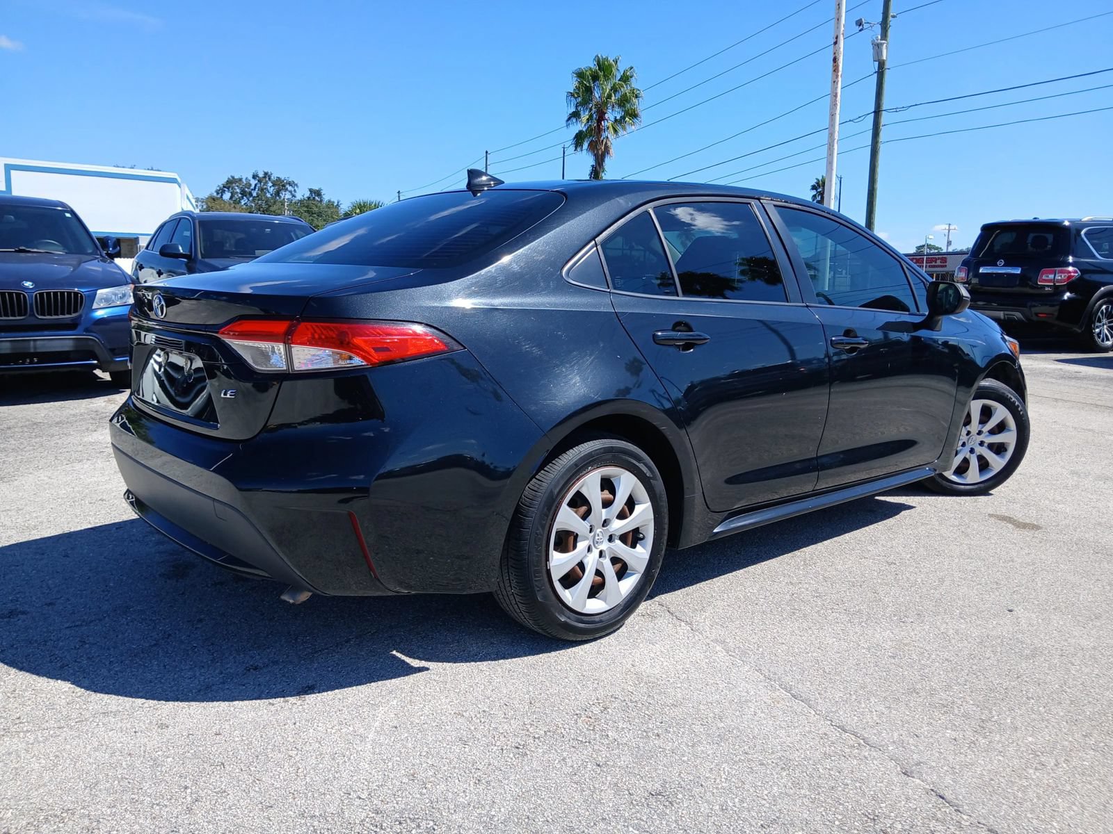 Used 2020 Toyota Corolla LE FWD image 3