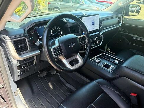 Used 2024 Ford Expedition XLT RWD image 18