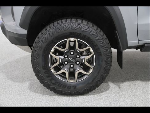 Used 2024 Chevrolet Colorado ZR2 AWD/4WD image 27