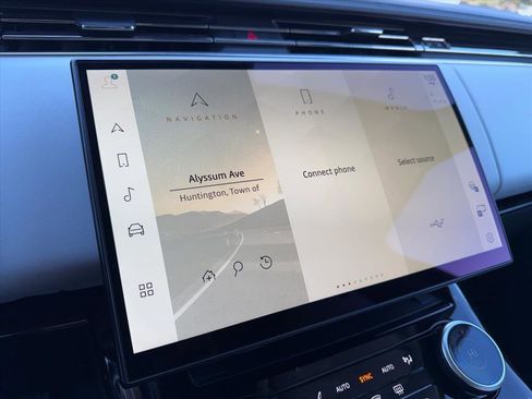 Used 2023 Land Rover Range Rover Sport SE image 29