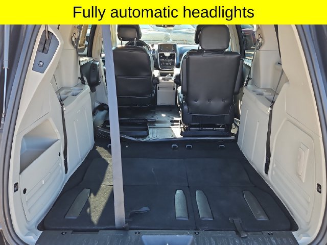 Used 2011 Chrysler Town & Country Touring-L w/ Entertainment Group #2 FWD image 24