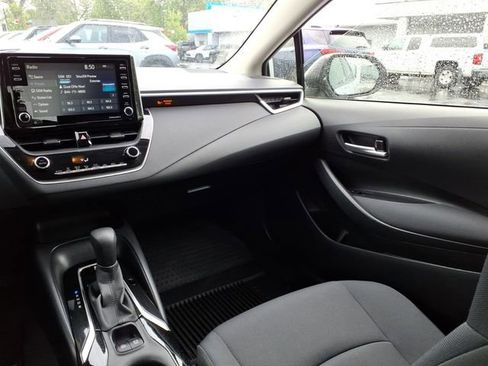 Used 2021 Toyota Corolla LE FWD image 16