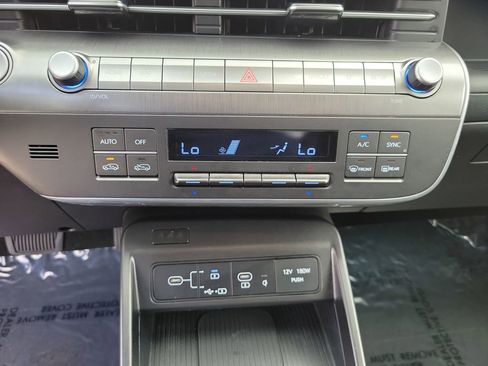 Used 2024 Hyundai Kona Limited FWD image 27