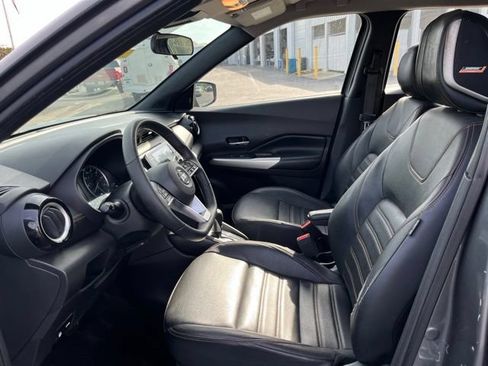 Used 2020 Nissan Kicks SR w/ SR Premium Package FWD image 7