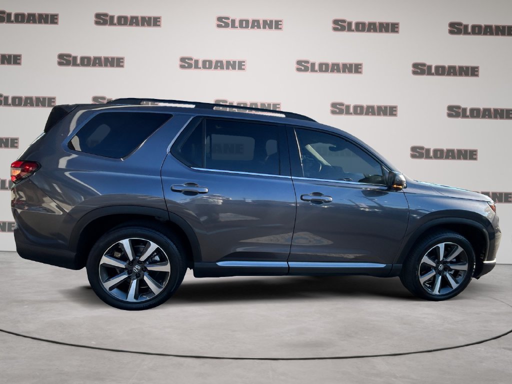 Used 2025 Honda Pilot Elite image 6