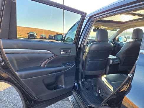 Used 2019 Toyota Highlander Limited Platinum image 24