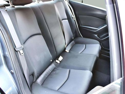 Used 2016 MAZDA MAZDA3 i Sport image 28