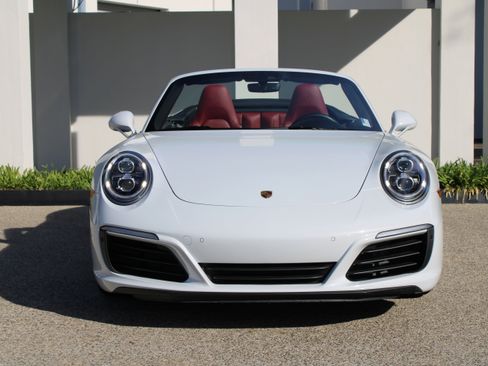 Certified 2019 Porsche 911 Carrera S image 10