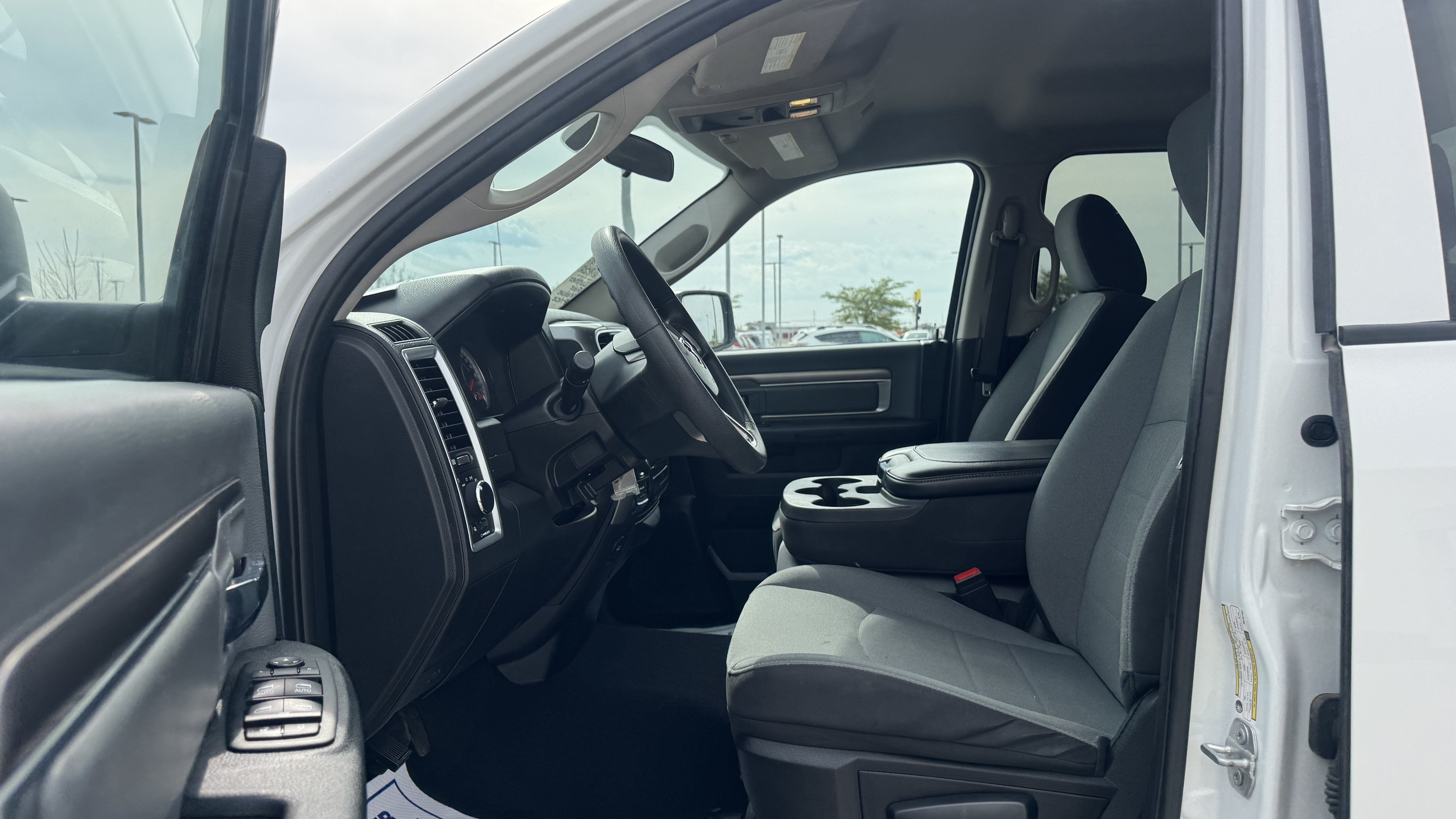 Used 2024 RAM 1500 Classic SLT AWD/4WD image 18