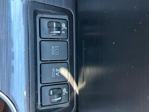 Used 2014 Toyota Camry XLE image 17