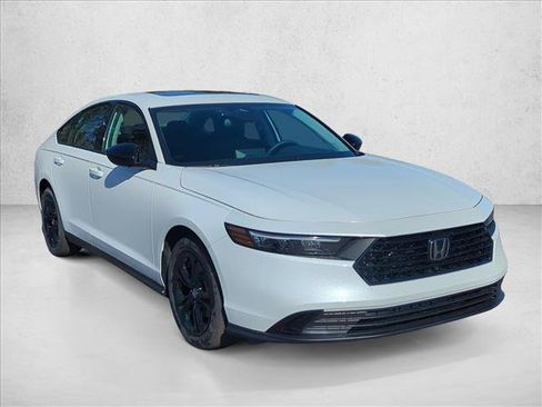 Used 2025 Honda Accord SE image 7
