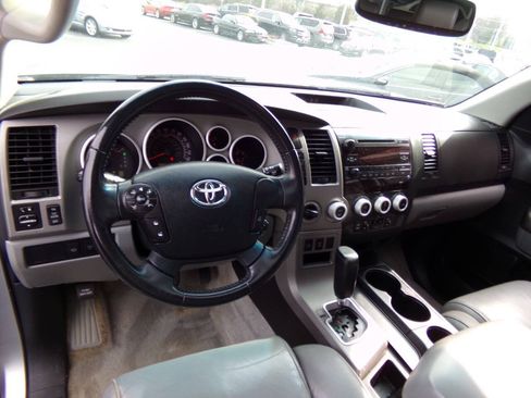 Used 2011 Toyota Sequoia SR5 w/ Premium Pkg AWD/4WD image 8