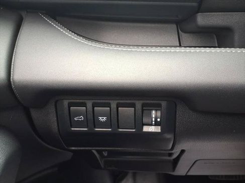 Used 2024 Subaru Ascent Limited w/ Technology Package AWD/4WD image 19