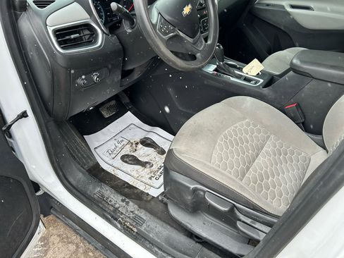 Used 2020 Chevrolet Equinox LS image 9