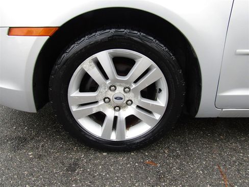 Used 2009 Ford Fusion SEL image 14