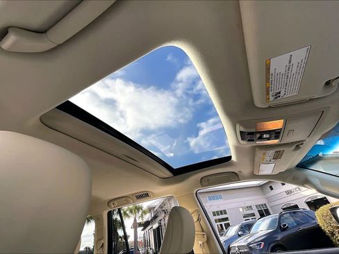 Used 2023 Lexus GX 460 Premium image 14