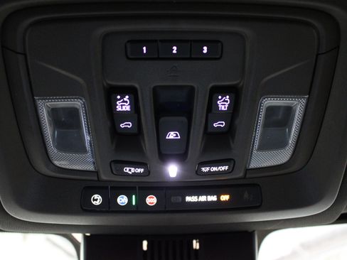 Used 2024 Chevrolet Silverado 3500 LT w/ Convenience Package RWD image 18
