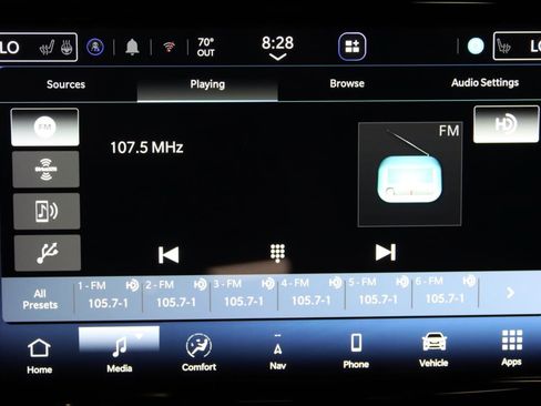 Used 2026 Chrysler Pacifica Limited FWD image 43
