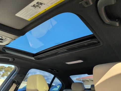 Used 2017 BMW 330i Sedan image 16