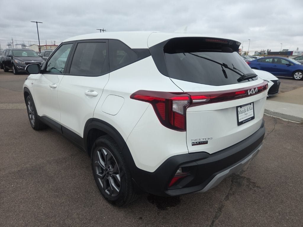 Used 2024 Kia Seltos LX AWD/4WD image 7