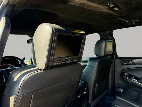 Used 2020 Chevrolet Suburban LT image 53