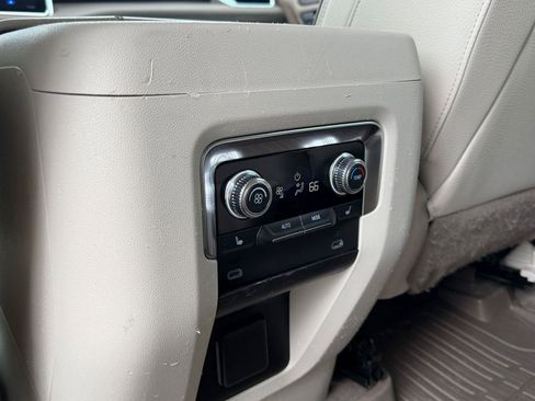 Used 2022 GMC Yukon XL Denali w/ Denali Premium Package image 46