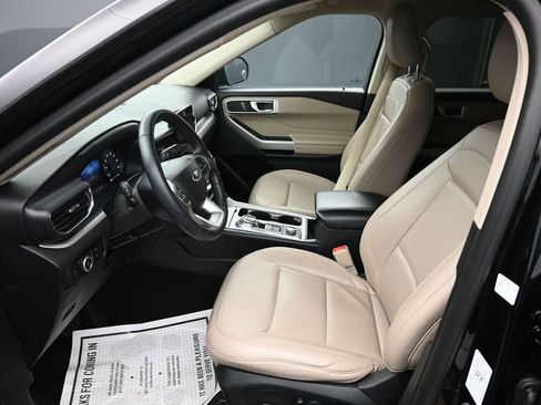 Used 2023 Ford Explorer XLT w/ Equipment Group 202A image 11