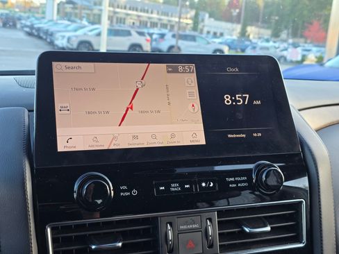 Used 2024 Nissan Armada SL image 24