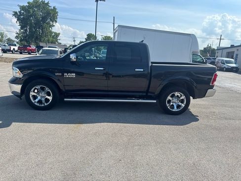 Used 2018 RAM 1500 Laramie AWD/4WD image 12
