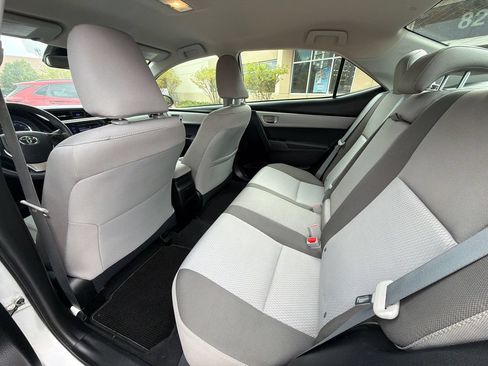 Used 2017 Toyota Corolla LE w/ Carpet Mat Package (TMS) FWD image 17