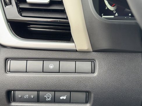 Certified 2025 Nissan Rogue SL image 27