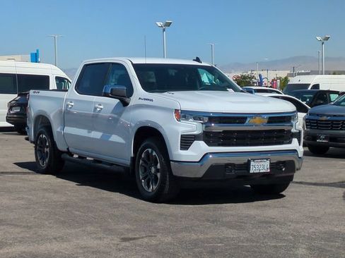 Certified 2026 Chevrolet Silverado 1500 LT AWD/4WD image 2