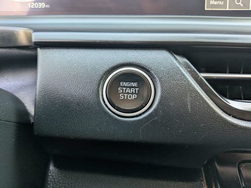 Certified 2025 Kia Seltos SX w/ SX Sunroof Package AWD/4WD image 30