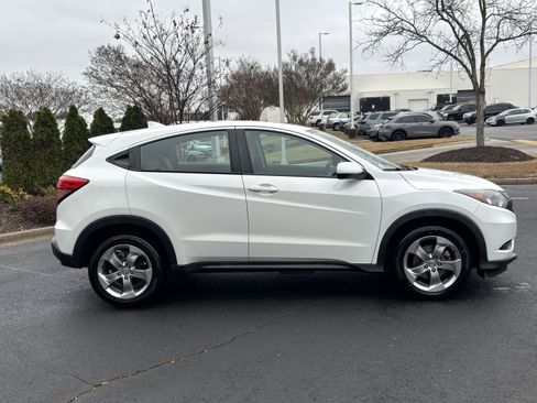 Certified 2018 Honda HR-V LX image 11