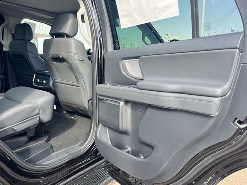 New 2025 Ford Expedition Active image 19