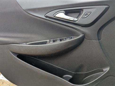 Used 2020 Chevrolet Malibu LT image 17