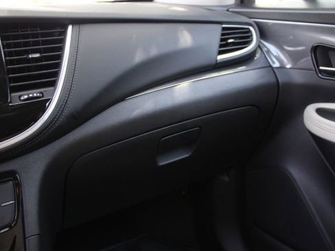 Used 2022 Buick Encore Preferred AWD/4WD image 18