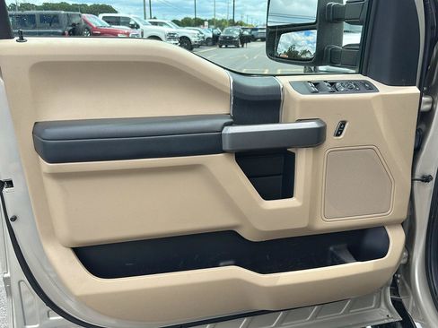 Used 2017 Ford F250 XLT w/ XLT Value Package AWD/4WD image 15