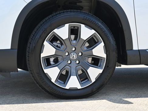 Used 2026 Honda Pilot Elite image 29
