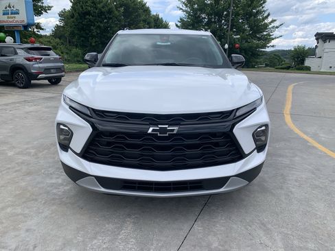 Used 2023 Chevrolet Blazer LT w/ Convenience Package FWD image 6