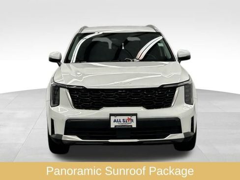 Used 2024 Kia Sorento S image 3