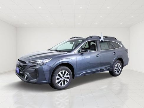 Used 2024 Subaru Outback Premium AWD/4WD image 3