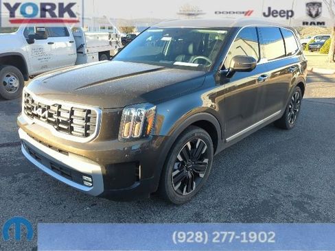 Used 2024 Kia Telluride SX Prestige w/ Towing Package image 1